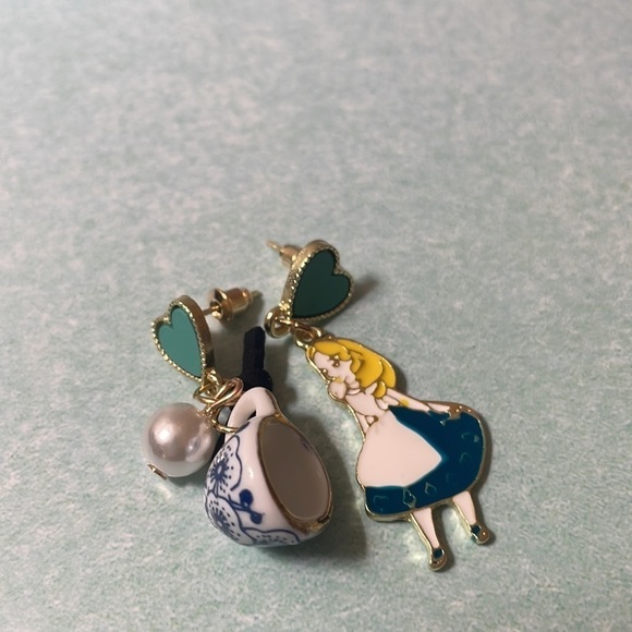 Alice in Wonderland Teacup Asymmetrical Earrings - Picture 8 of 11